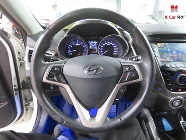 2013 - hyundai veloster