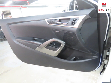 2013 - hyundai veloster