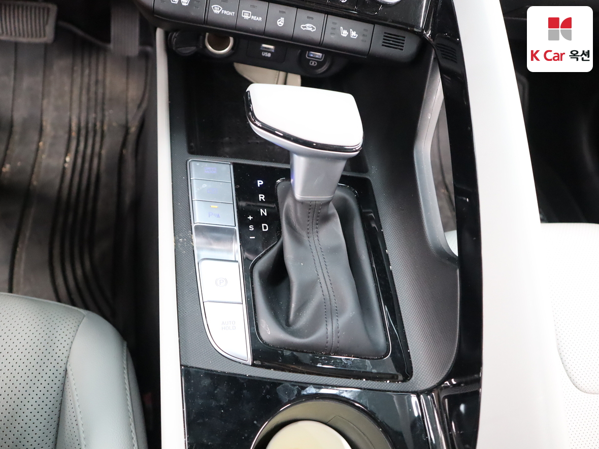 Hyundai Elantra - 16