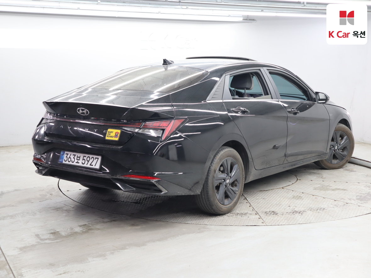 Hyundai Elantra - 2