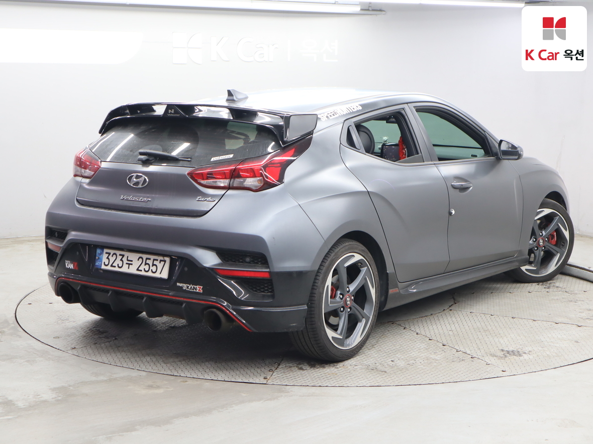 Hyundai Veloster - 2