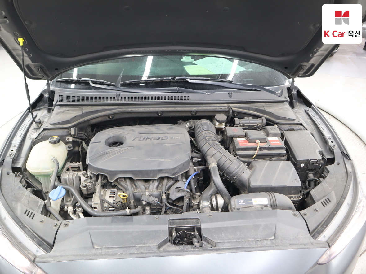 Hyundai Veloster - 31
