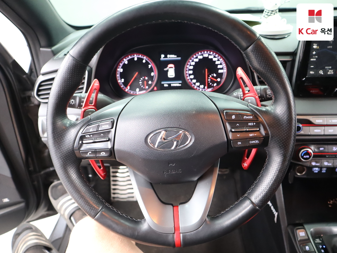 Hyundai Veloster - 10