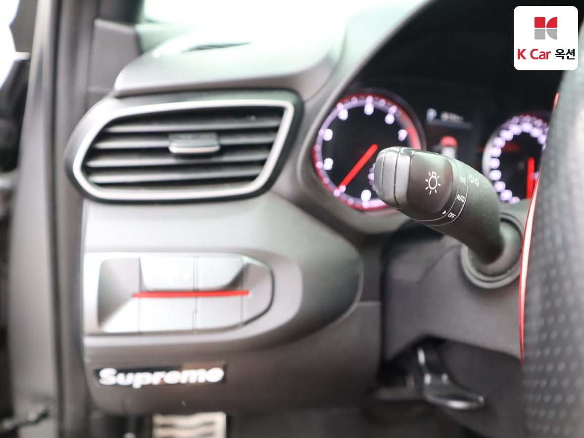 Hyundai Veloster - 9