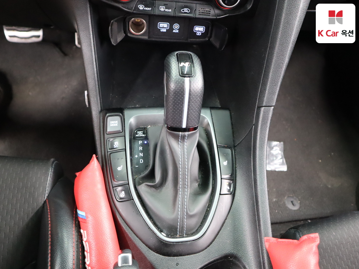Hyundai Veloster - 16