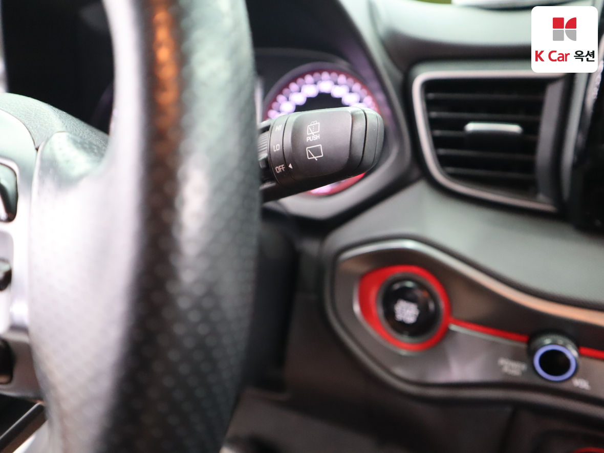 Hyundai Veloster - 11