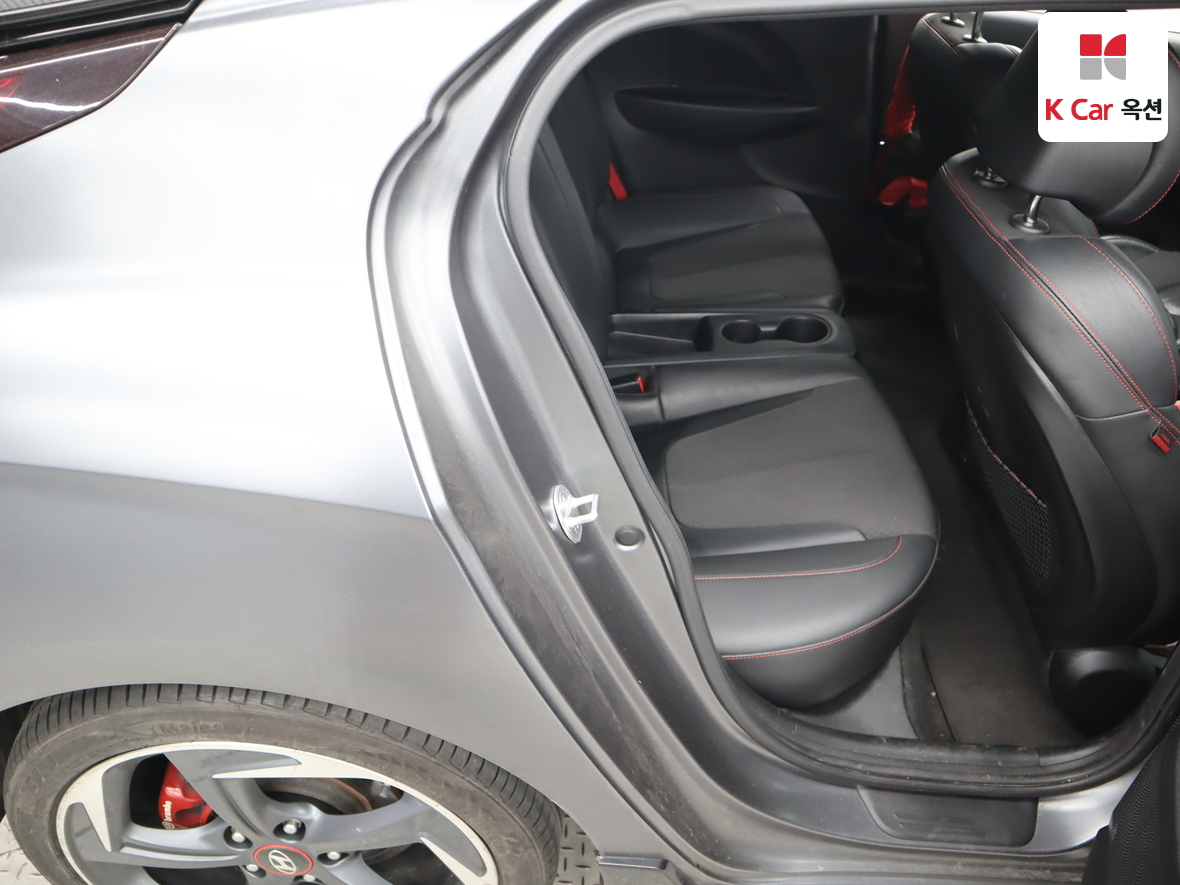 Hyundai Veloster - 26