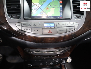 2010 - hyundai bh330