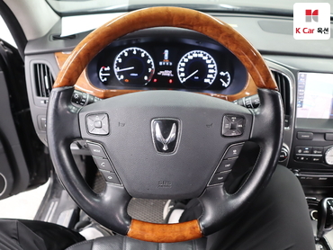 2010 - hyundai equus