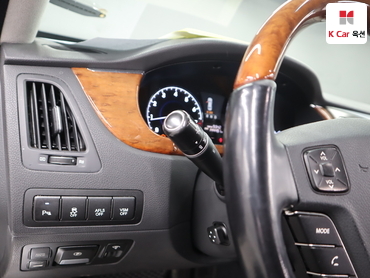 2010 - hyundai equus