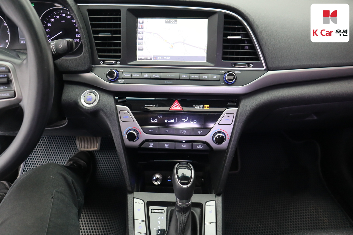 Hyundai Elantra - 6