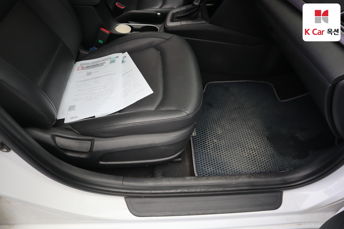 Hyundai Elantra - 30