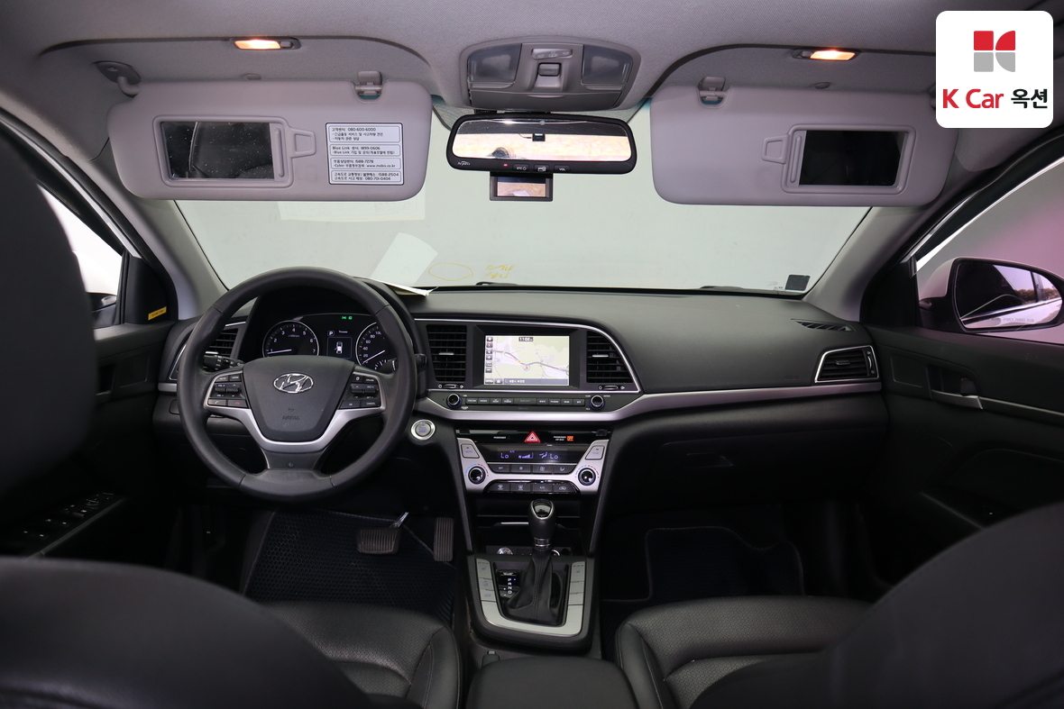 Hyundai Elantra - 3