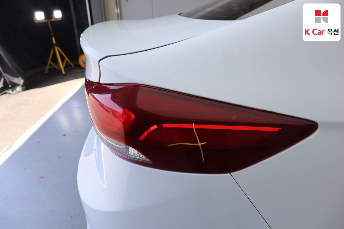 Hyundai Elantra - 41