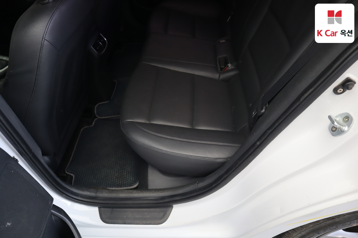 Hyundai Elantra - 22