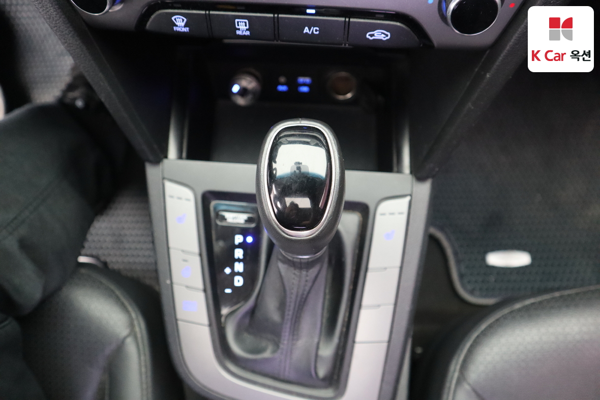 Hyundai Elantra - 16