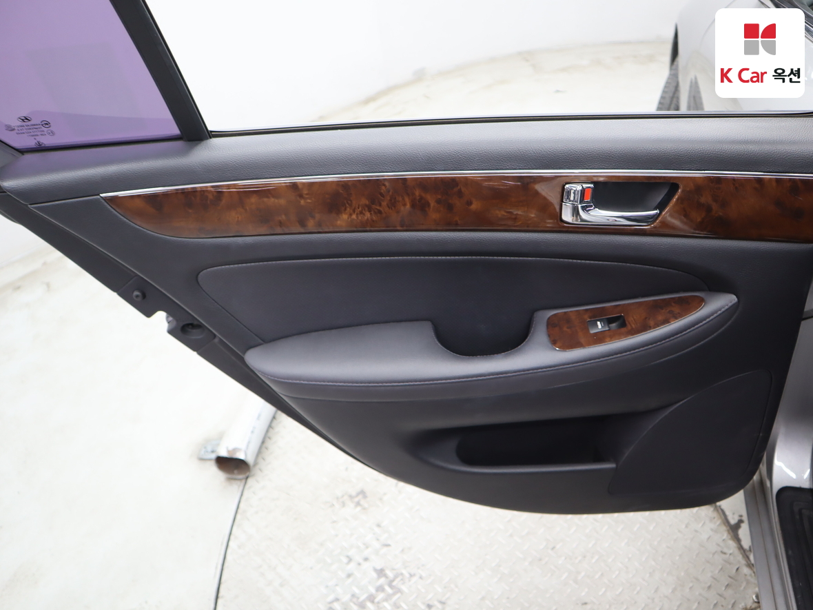 Hyundai Genesis - 21