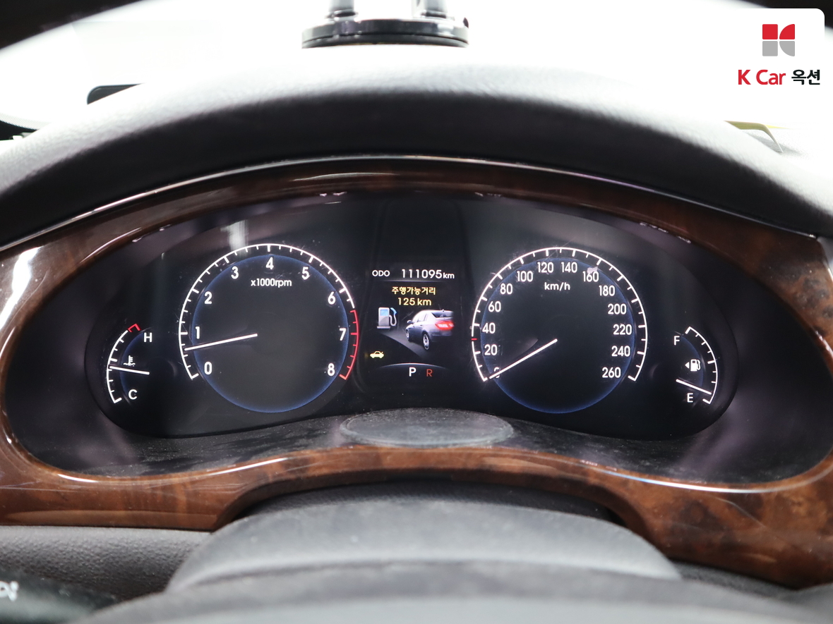 Hyundai Genesis - 5