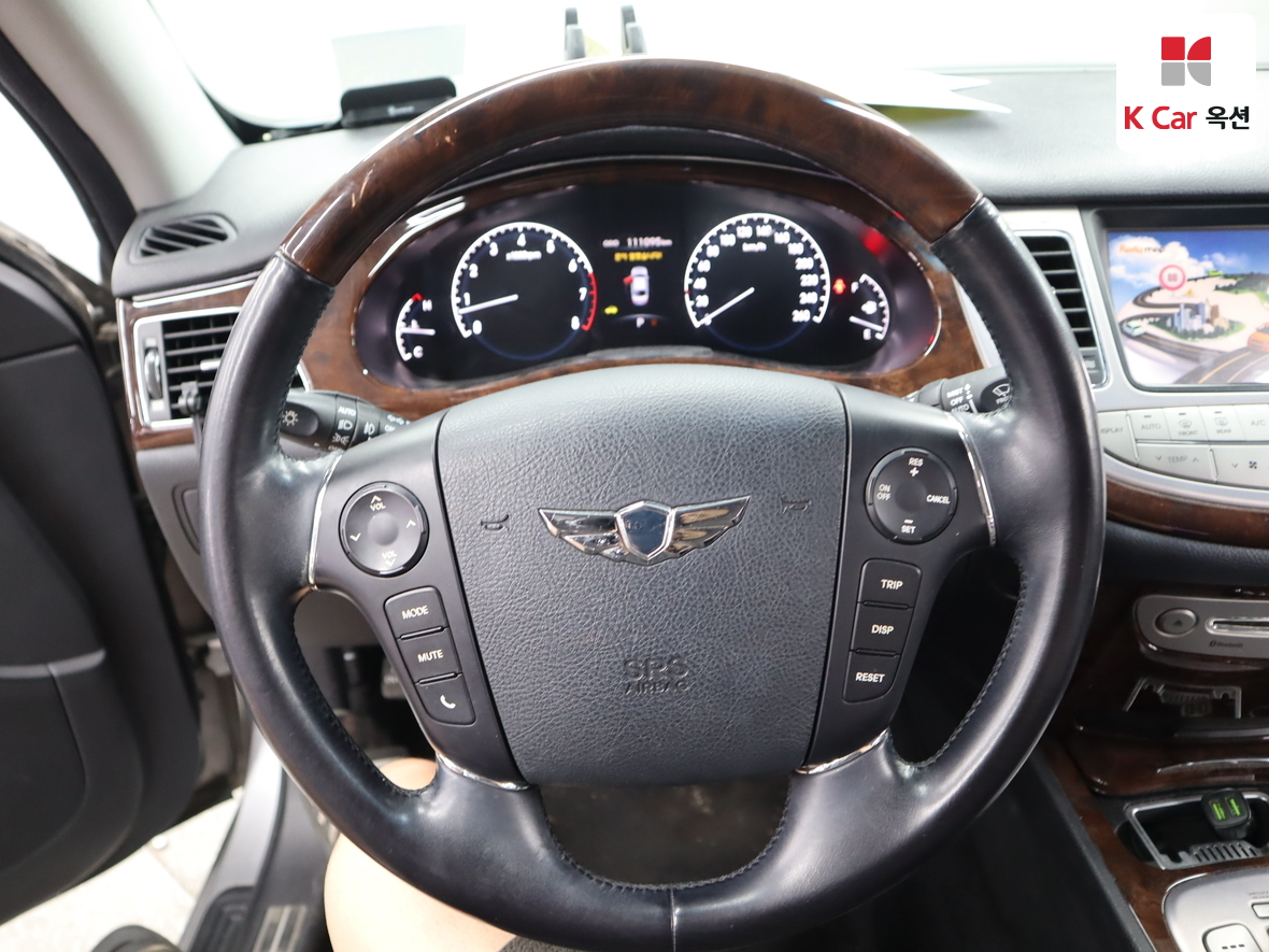 Hyundai Genesis - 10
