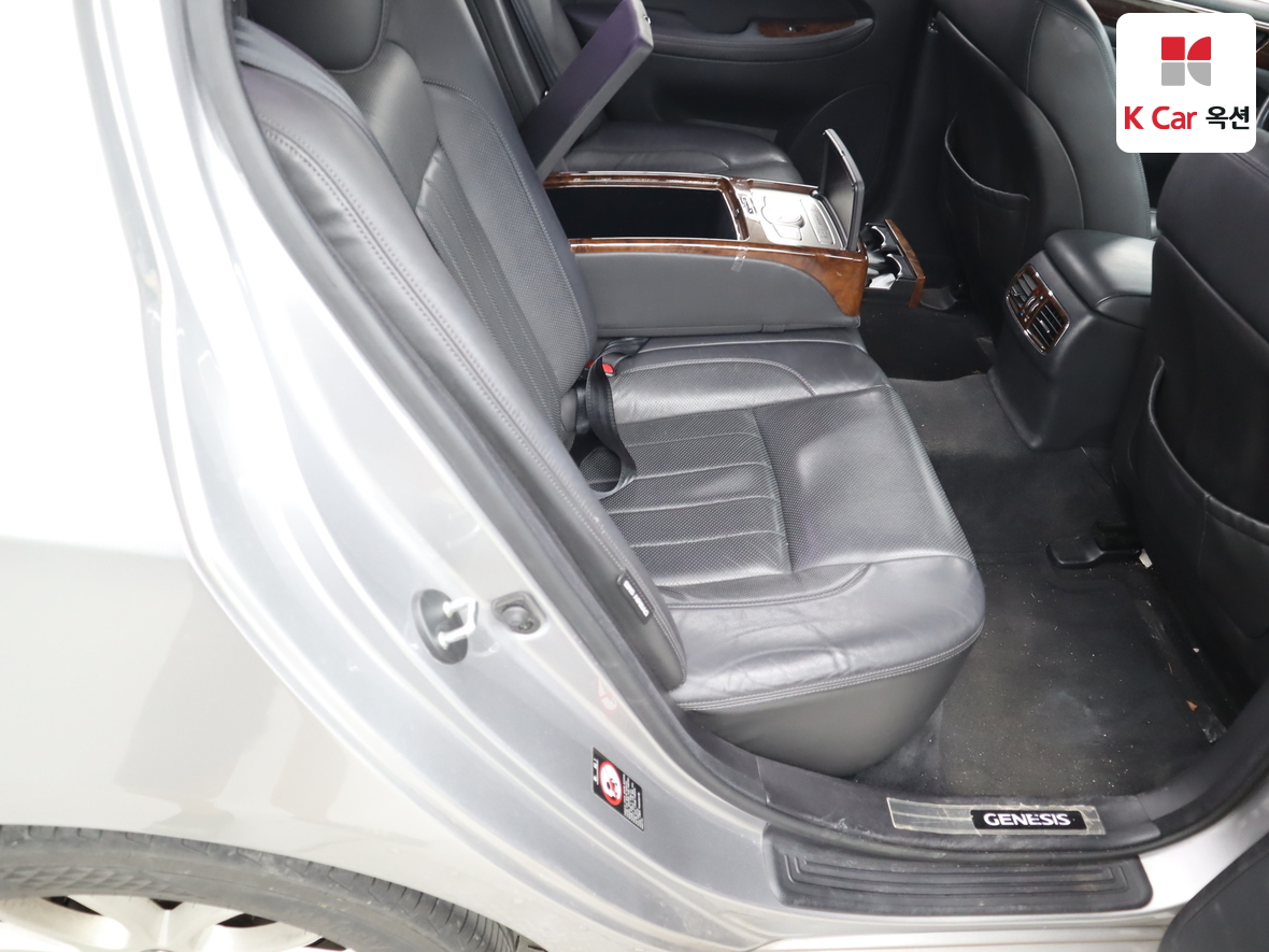Hyundai Genesis - 26
