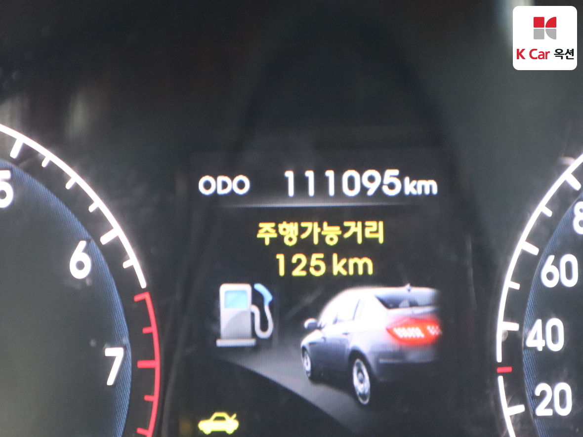 Hyundai Genesis - 4