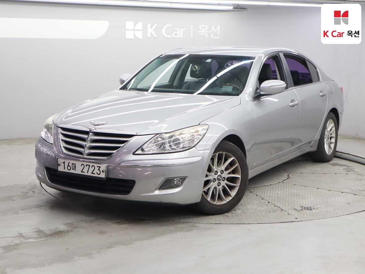 Hyundai Genesis - 1