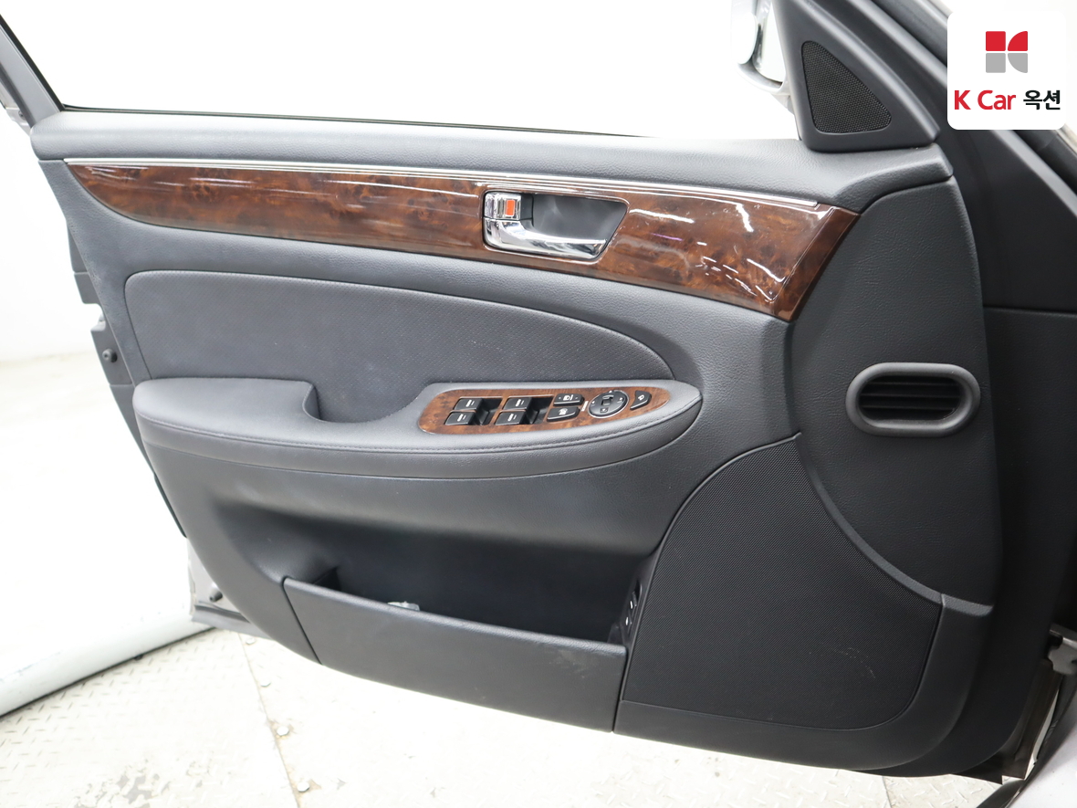 Hyundai Genesis - 8