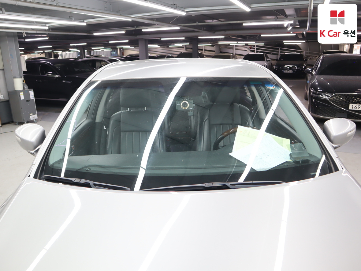 Hyundai Genesis - 32