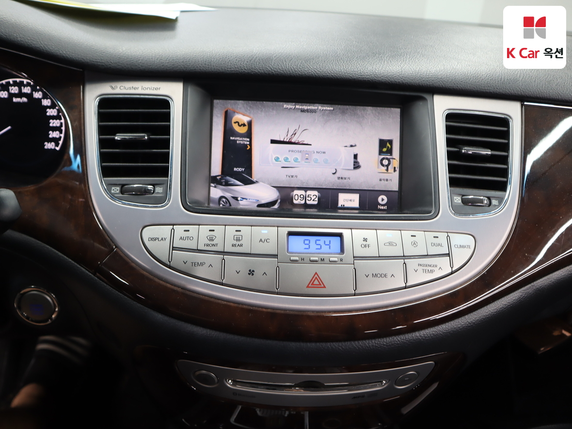 Hyundai Genesis - 6