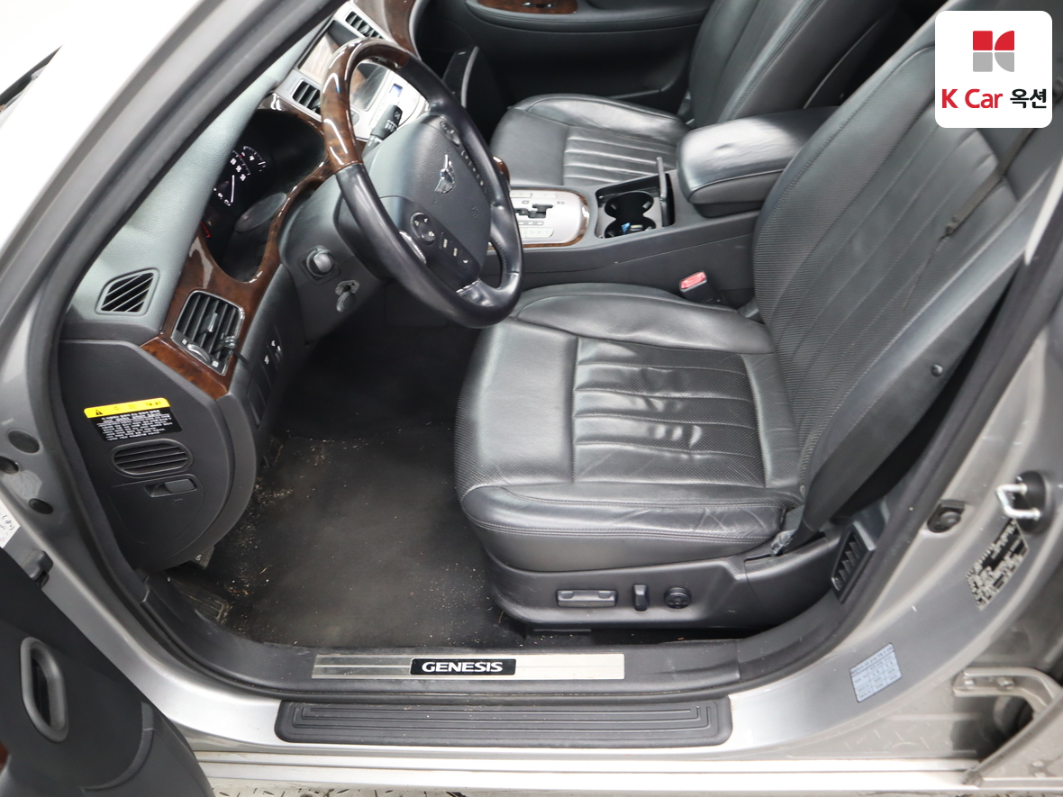 Hyundai Genesis - 18