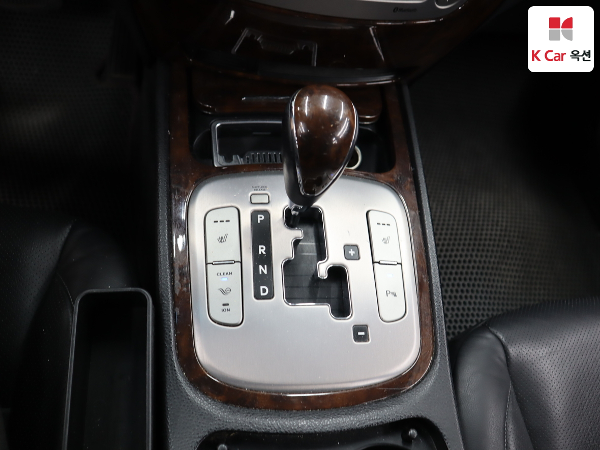 Hyundai Genesis - 16