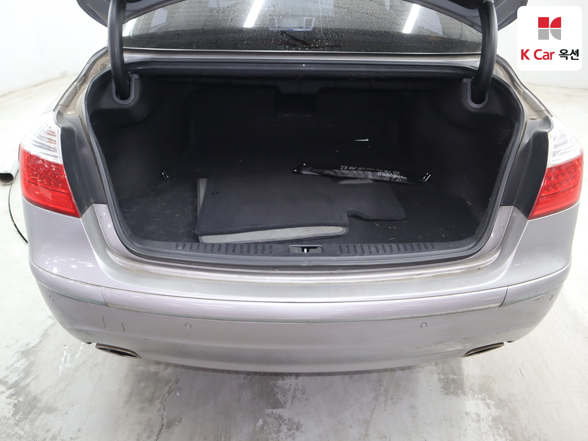 Hyundai Genesis - 24