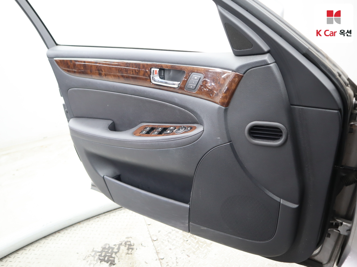 Hyundai Genesis - 8