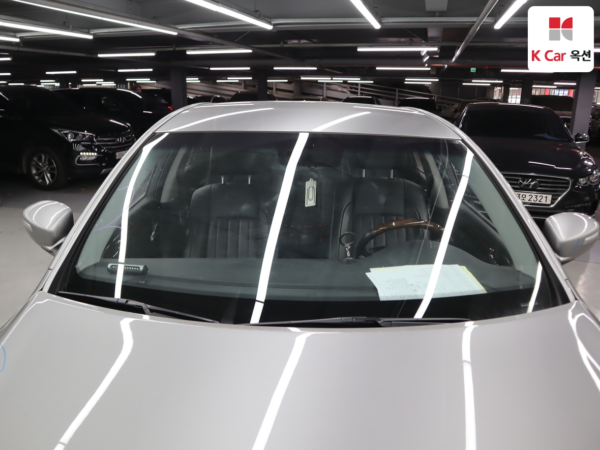 Hyundai Genesis - 32