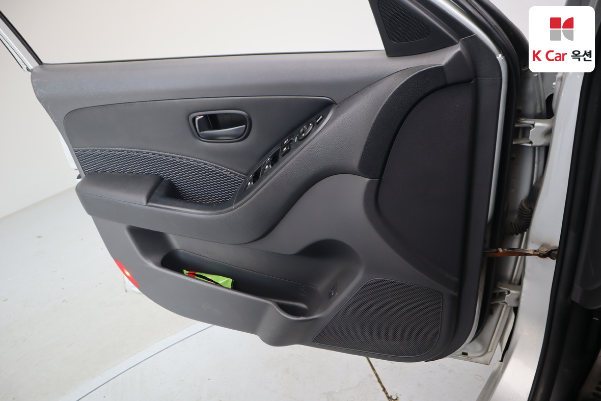 Hyundai Elantra - 8