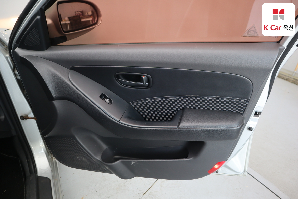 Hyundai Elantra - 31