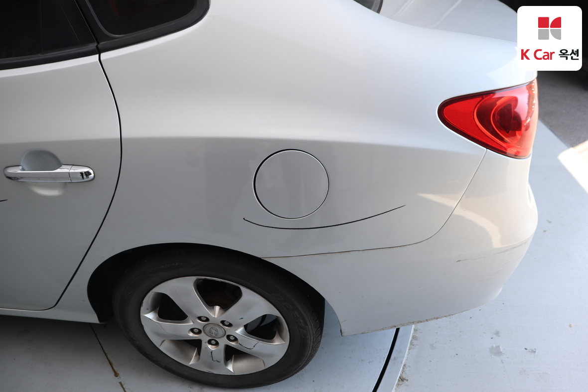 Hyundai Elantra - 42