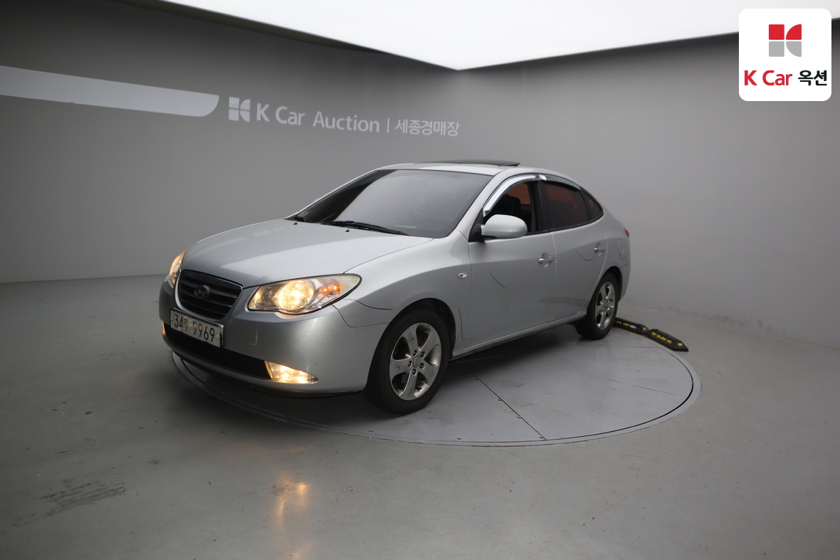 Hyundai Elantra - 1
