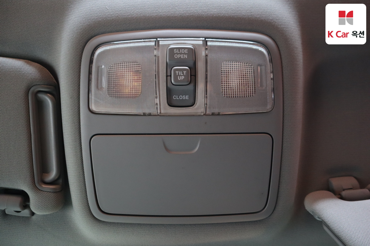 Hyundai Elantra - 13