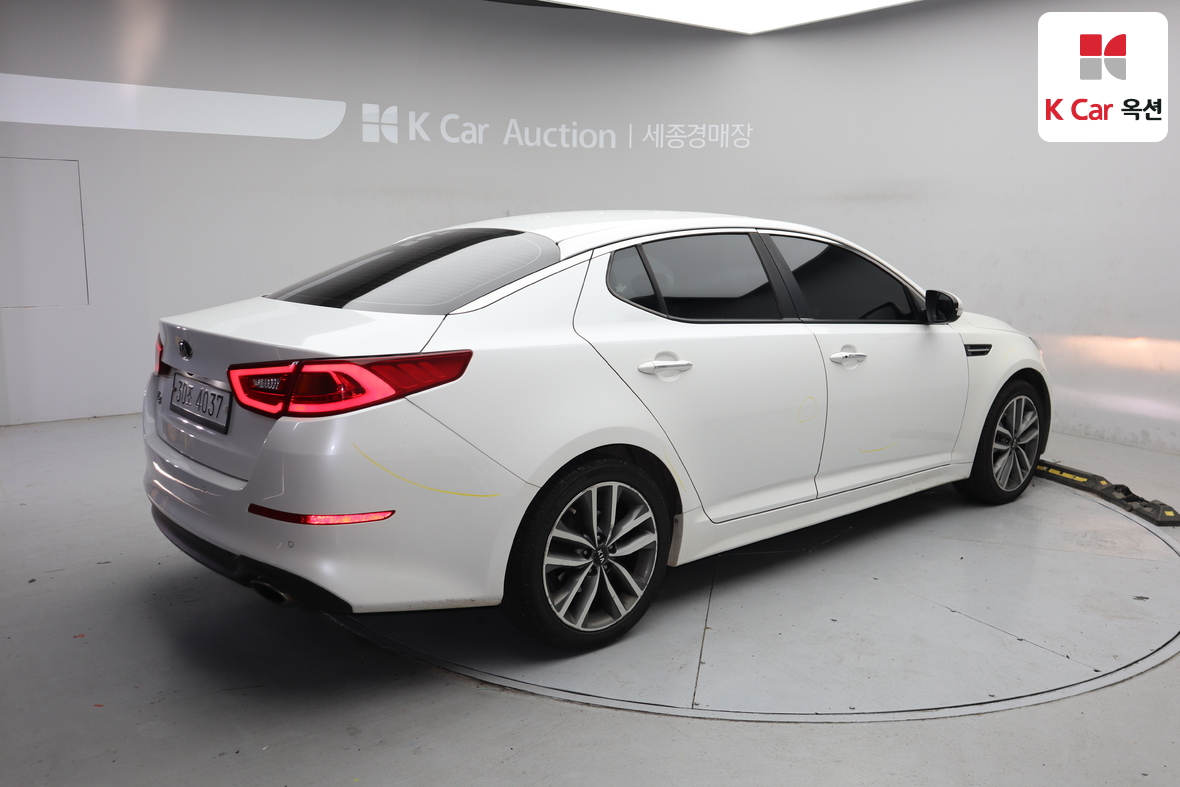 Kia K5 - 2