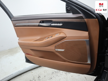 2021 - genesis g90