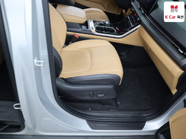 2023 - kia carnival