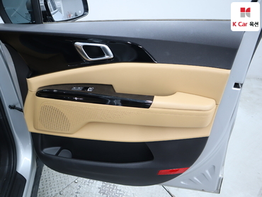 2023 - kia carnival