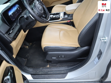 2023 - kia carnival