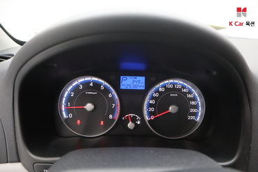 2010 - hyundai verna
