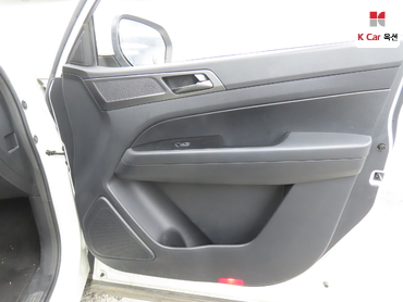2021 - kgm rexton