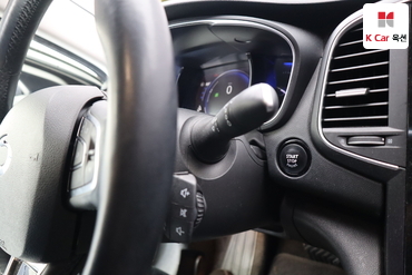2016 - renault sm6
