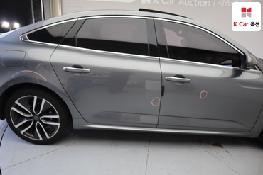 2016 - renault sm6