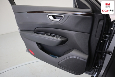 2016 - renault sm6