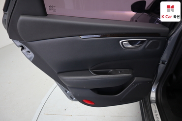 2016 - renault sm6